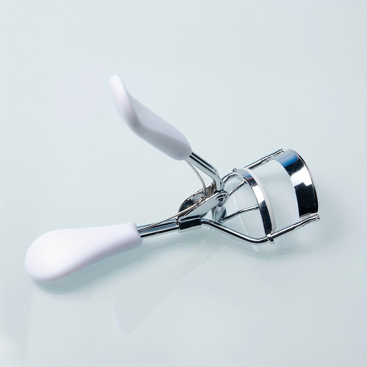 Perfekte Augenblicke: Elegante Wimpernzange für traumhafte Wimpern - Snatch