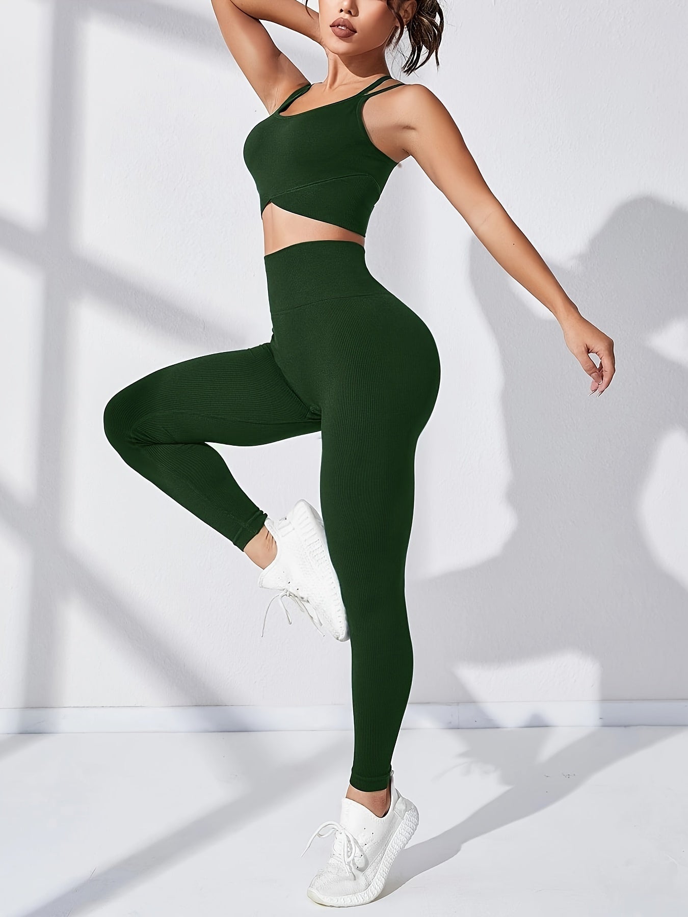 Elegantes 2-teiliges Trainingsset für Damen mit rückenfreiem Sport-BH und hip-lift Laufleggings - die perfekte Activewear! - Snatch