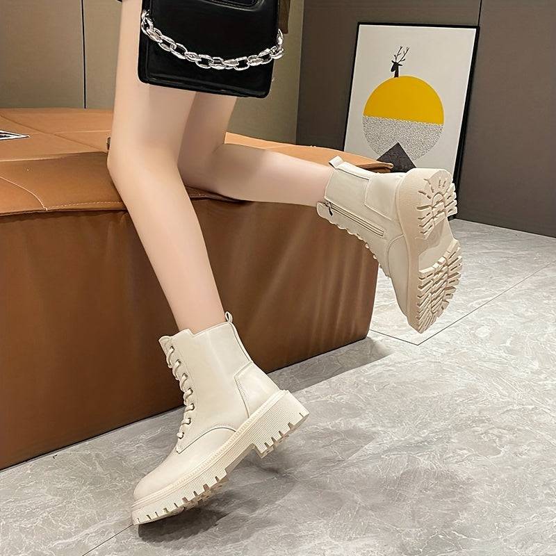 Gemütliche Winter-Kampfstiefel für Frauen - Style trifft Funktionalität.