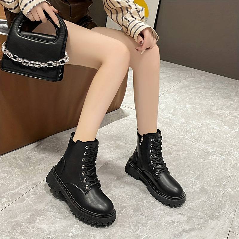 Gemütliche Winter-Kampfstiefel für Frauen - Style trifft Funktionalität.