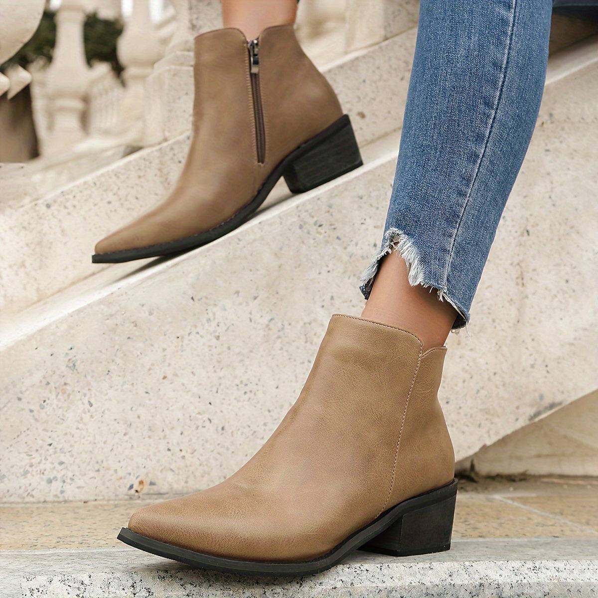 Stylische Chunky Heel Ankle Boots für Damen in Kurzgröße