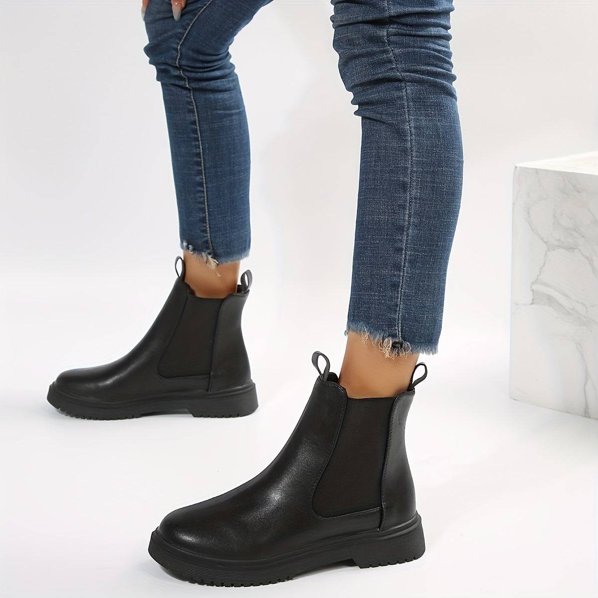 Trendige Wanderstiefel mit rutschfester Sohle - Flach, leicht und vielseitig.