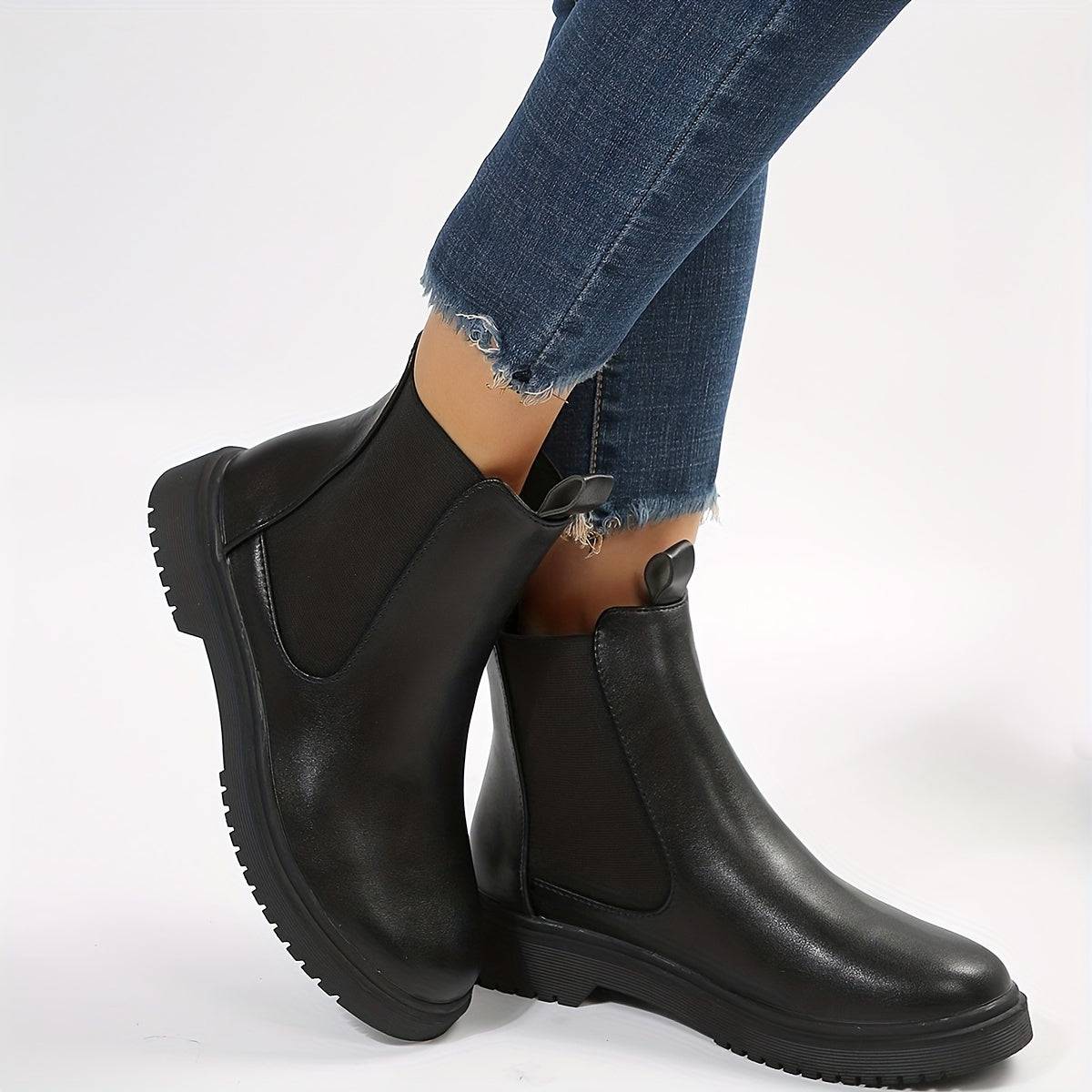 Trendige Wanderstiefel mit rutschfester Sohle - Flach, leicht und vielseitig.