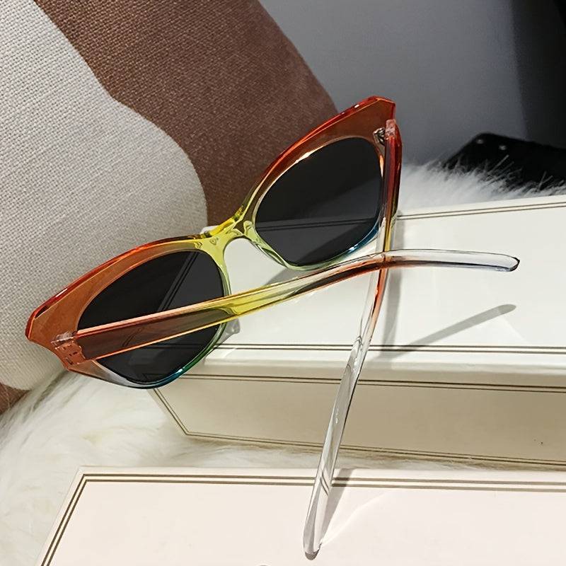 Vintage Sonnenbrille - bonbonfarbenes Katzenaugendesign - dein perfekter Urlaubsbegleiter!