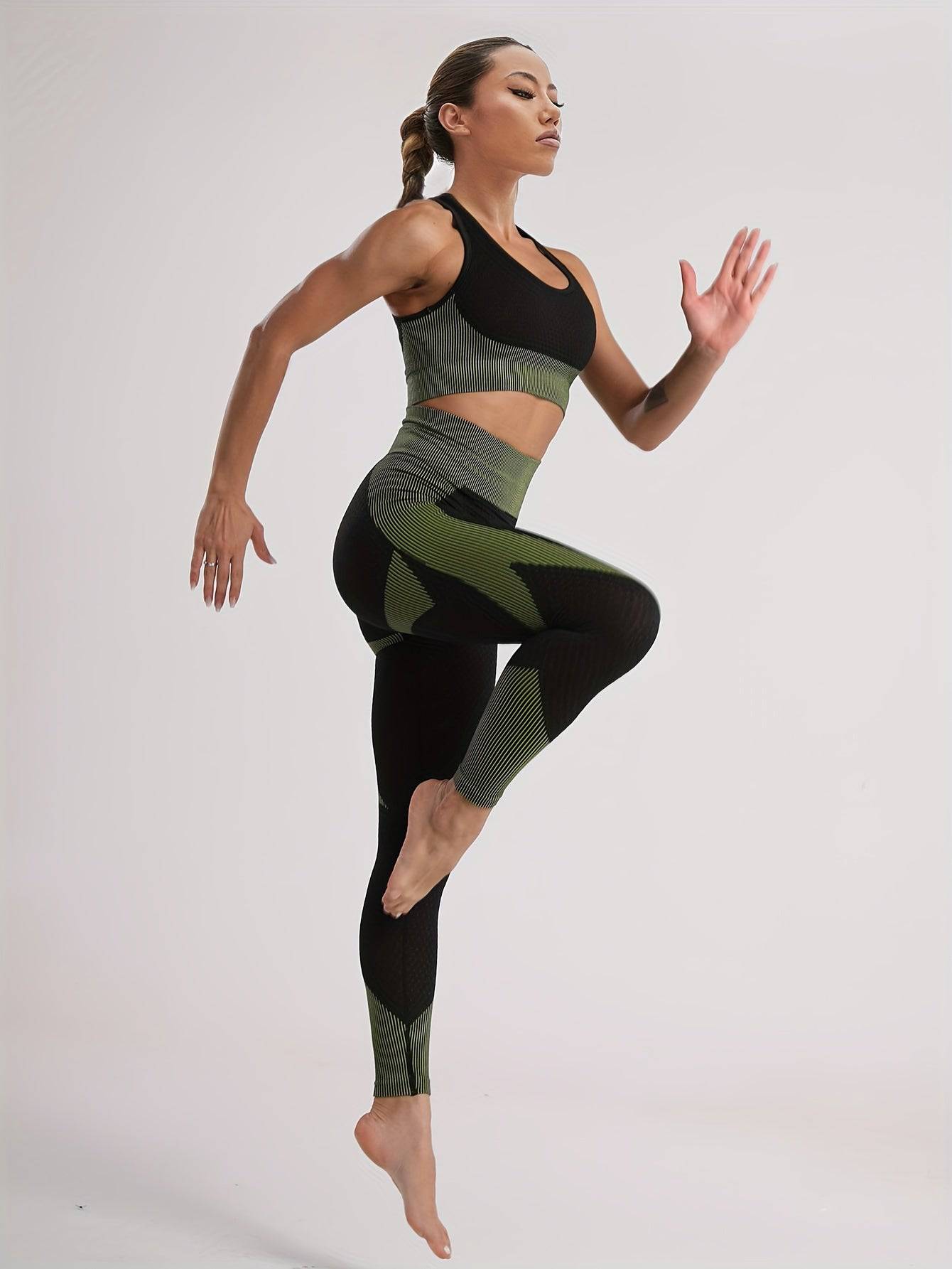 Farbblock Workout-Set mit Cross-Back Sport-BH und Hip-Lift Leggings