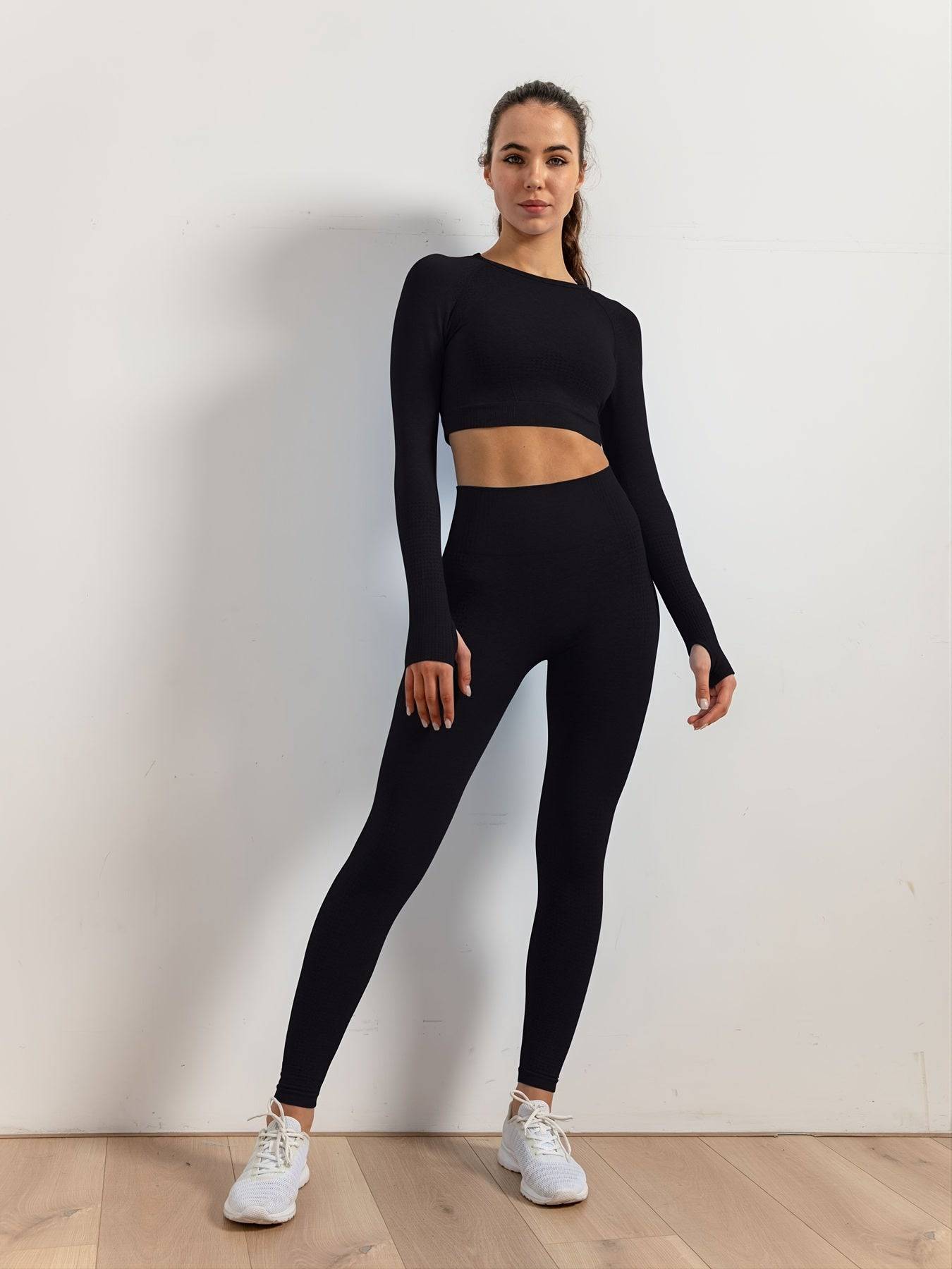 Stilvoller 2-teiliger Fitness-Yoga-Anzug - Perfekte Passform und Komfort.
