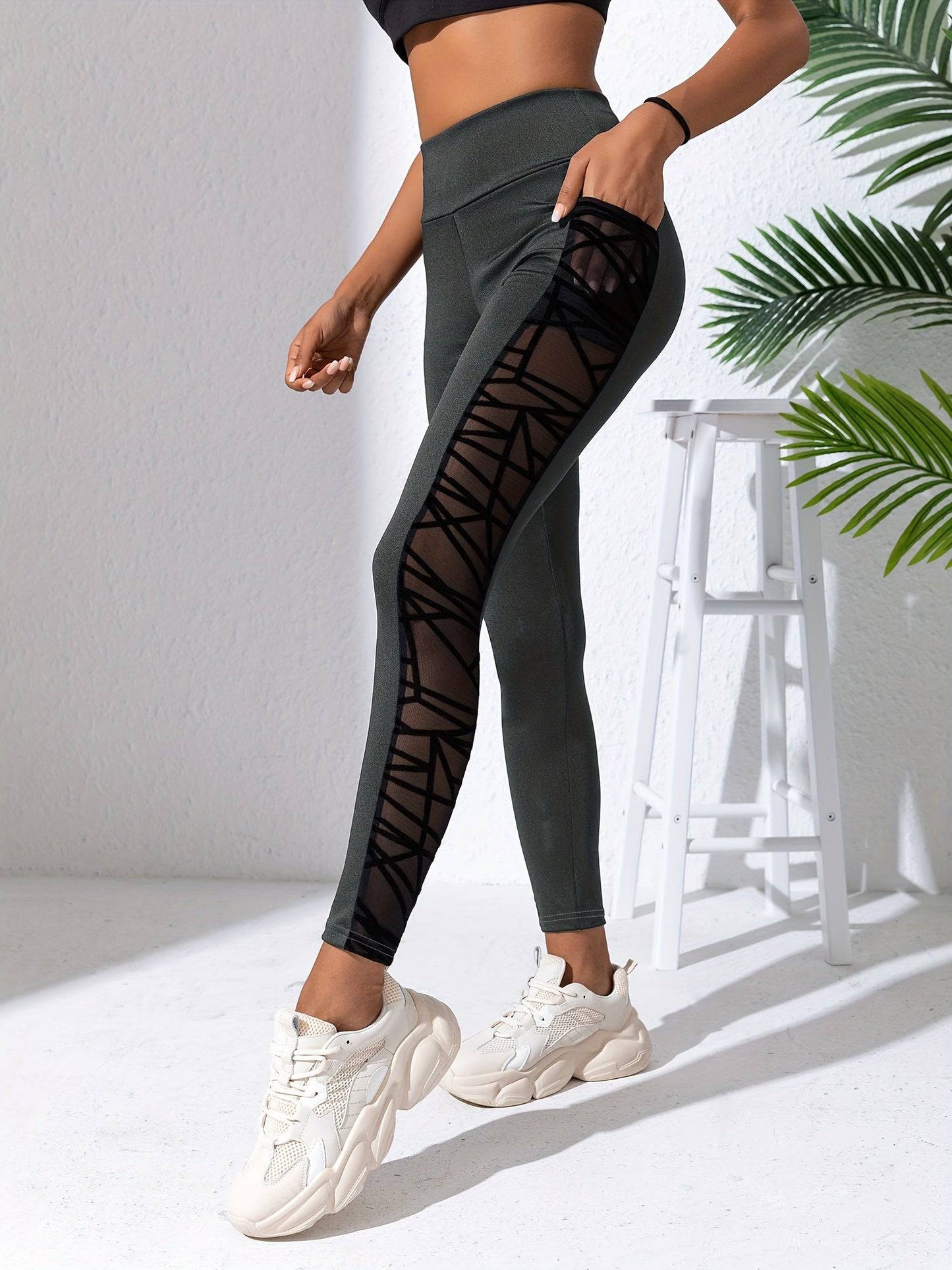 Yoga-Hose mit Mesh-Nähten, Po-Lifting, hohe Taille: Elegant und funktional!
