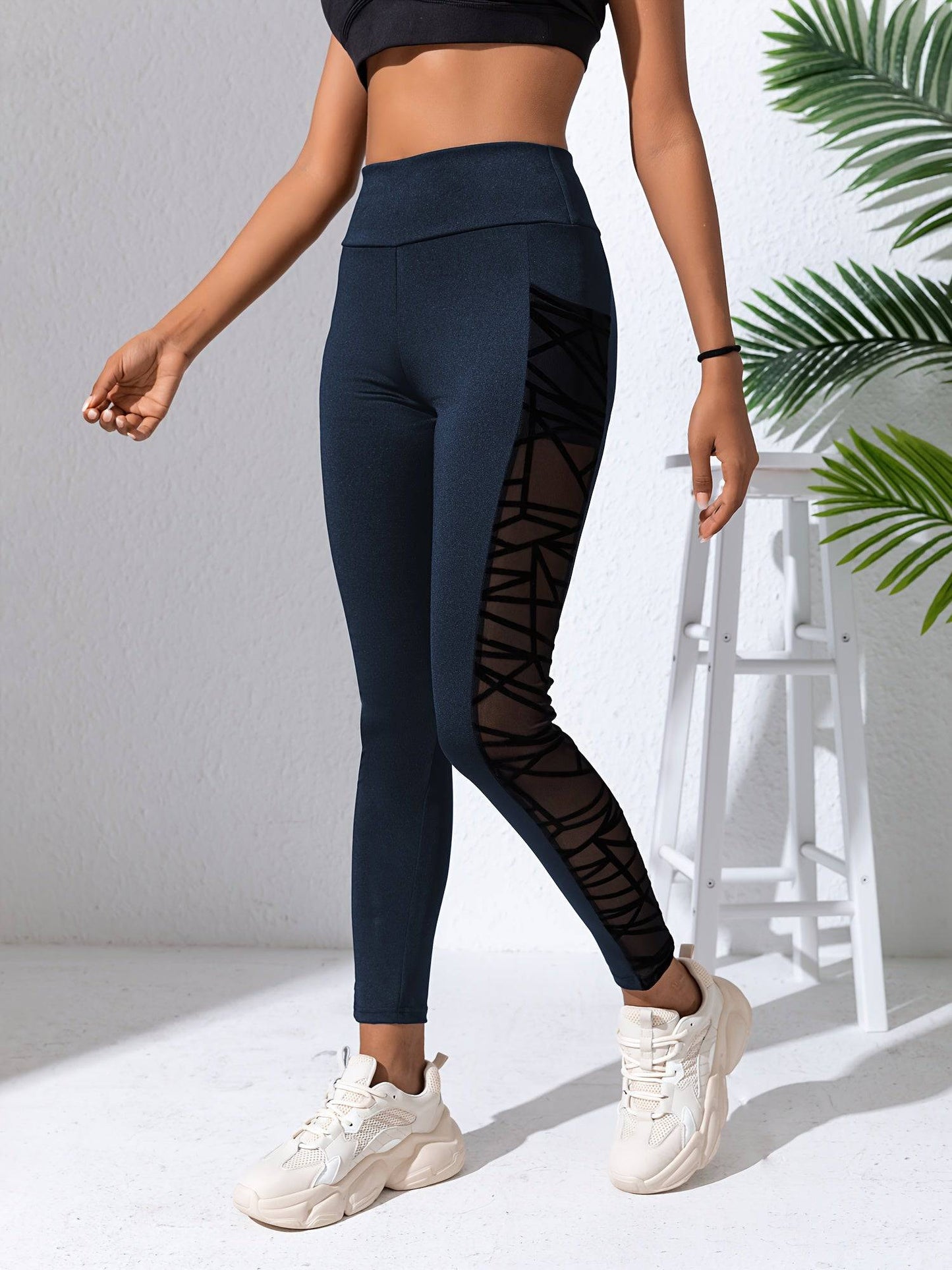 Yoga-Hose mit Mesh-Nähten, Po-Lifting, hohe Taille: Elegant und funktional!
