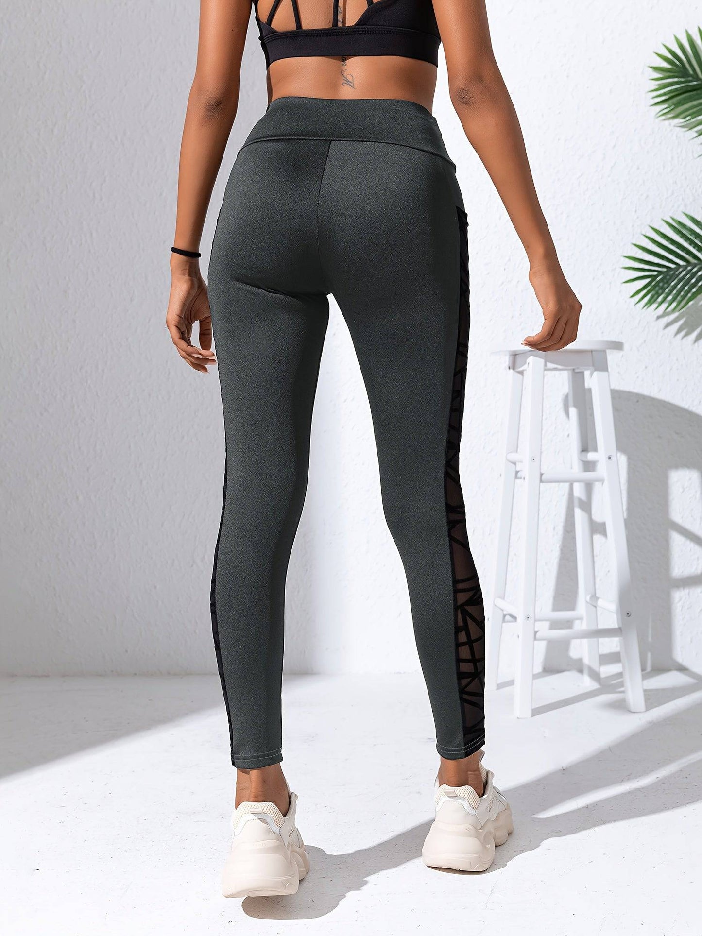 Yoga-Hose mit Mesh-Nähten, Po-Lifting, hohe Taille: Elegant und funktional!