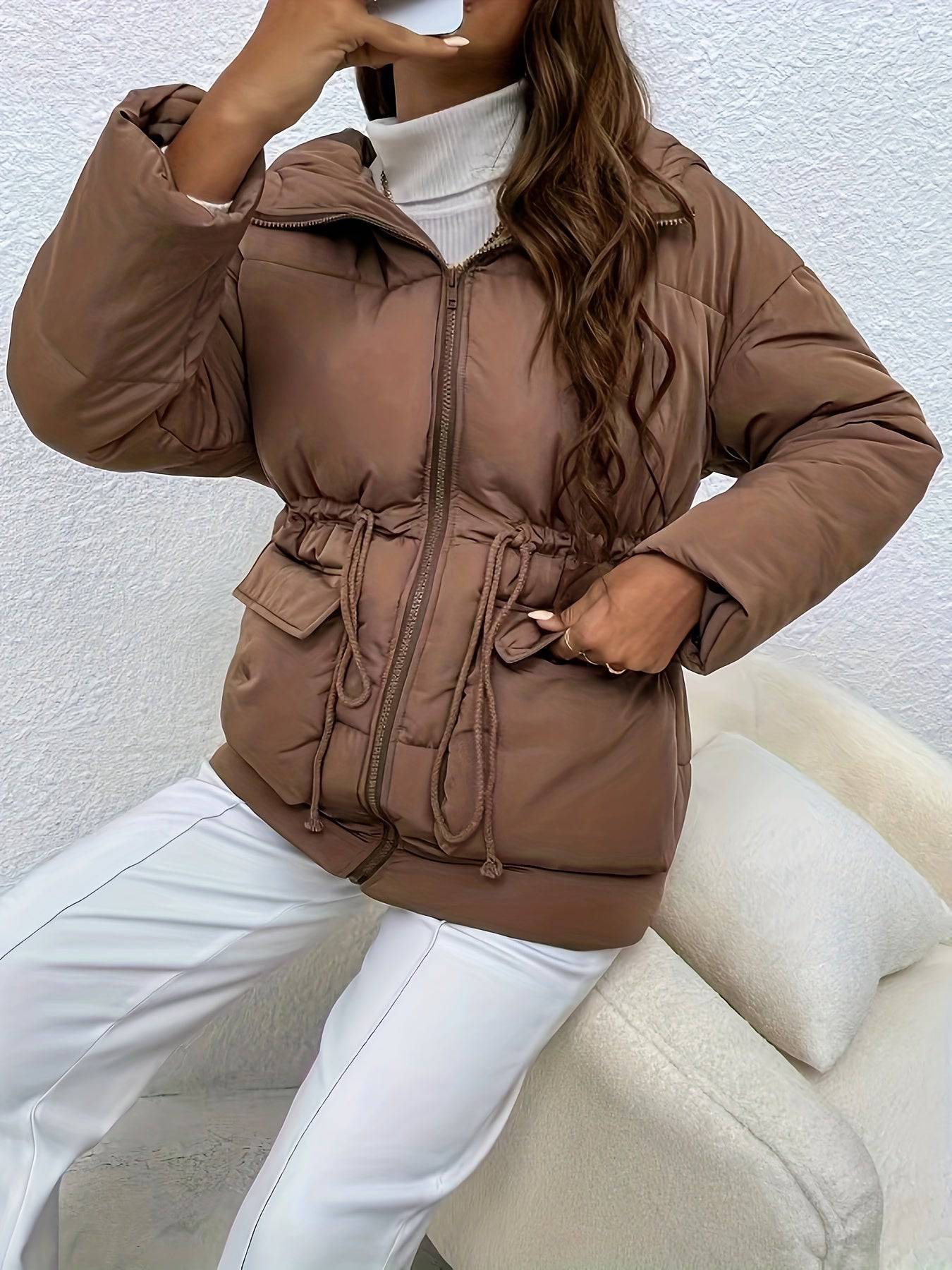 Gemütlicher Damen Kapuzenmantel für den winterlichen Look.