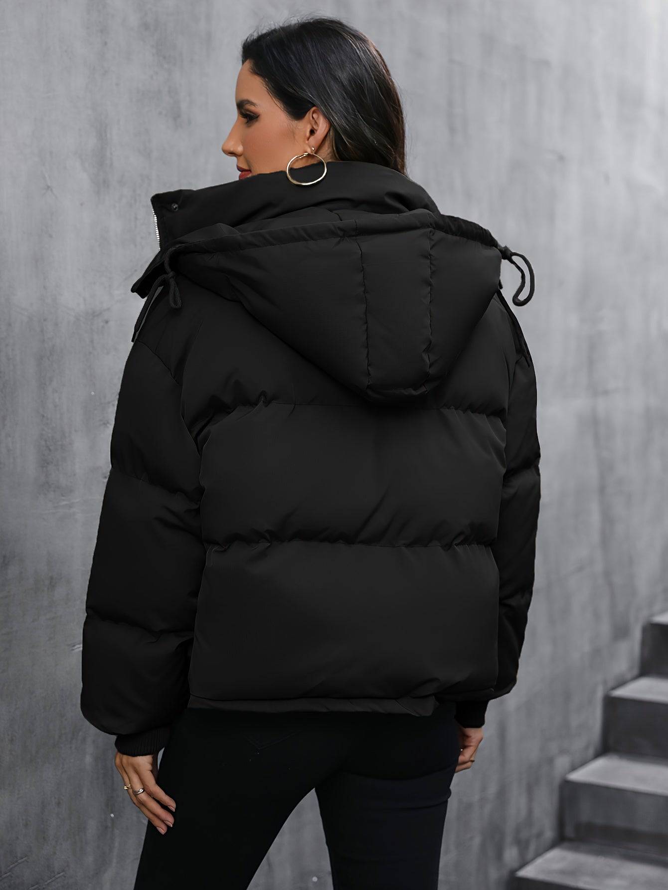 Wintermantel mit solider Reißverschlusskapuze - elegant und warm.