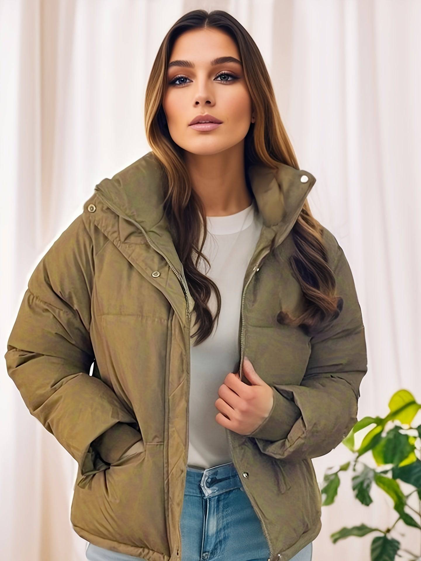 Hochgeschlossener Knopfverschlussmantel - Warm und stilvoll
(Winterjacke für Damen)