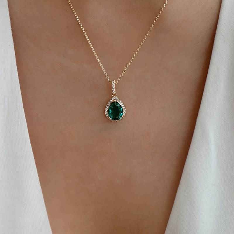 Faux Smaragdgrüner Wassertröpfchen-Kristallanhänger: Elegante Retro-Halskette