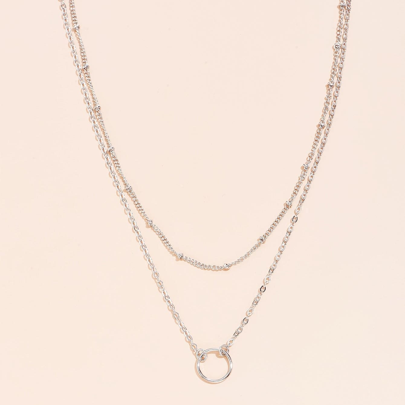 Zarte verstellbare Halskette - Elegantes Schmuckstück für Frauen.