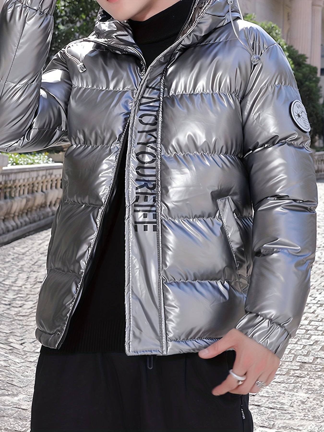 "Warm & glänzend: Stylischer Herrenmantel für Herbst & Winter"