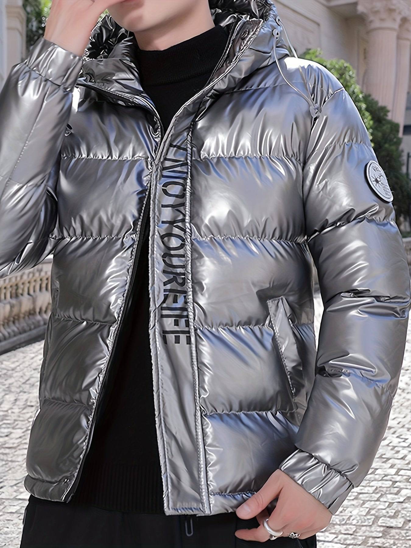 "Warm & glänzend: Stylischer Herrenmantel für Herbst & Winter"
