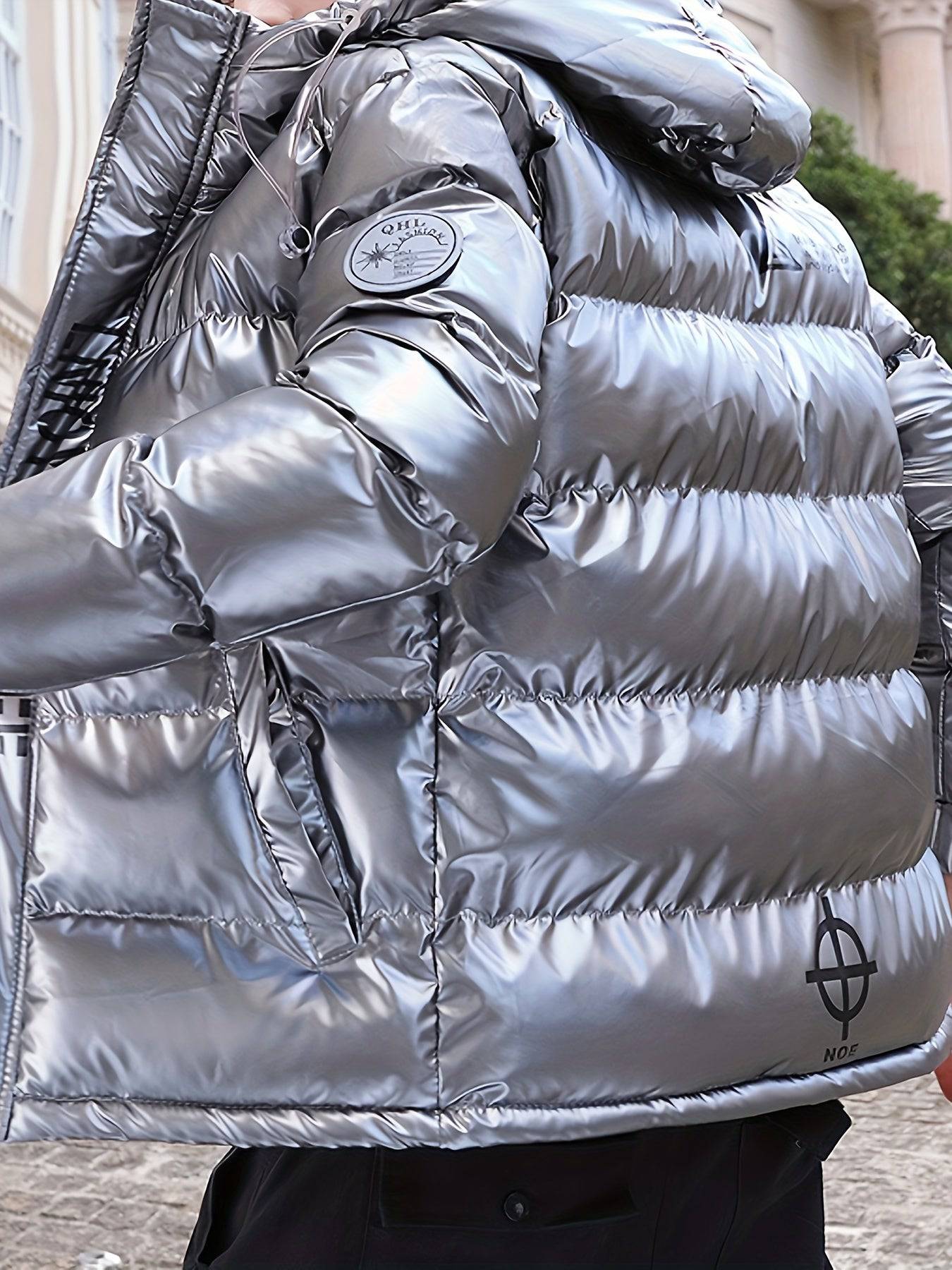 "Warm & glänzend: Stylischer Herrenmantel für Herbst & Winter"
