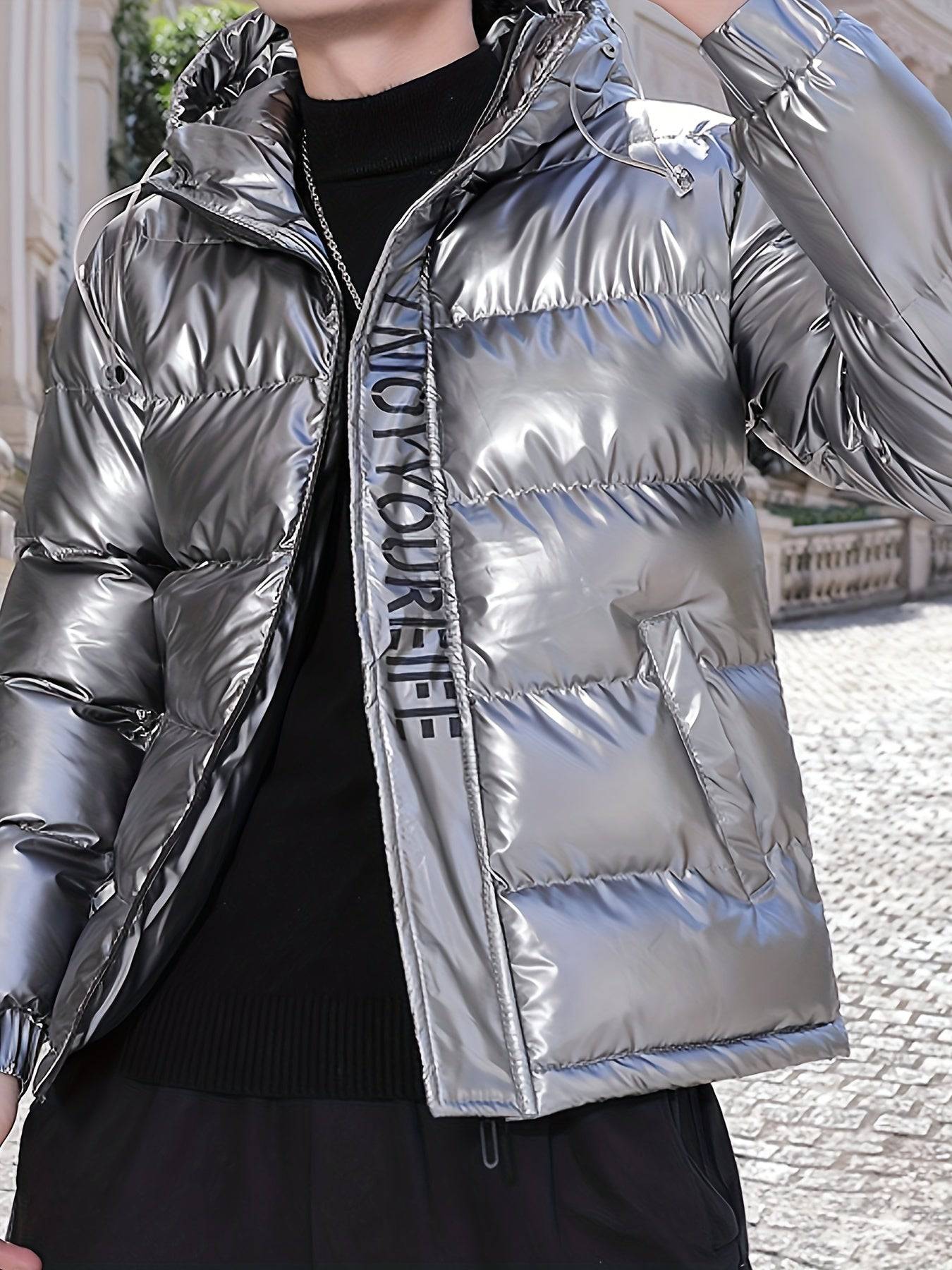 "Warm & glänzend: Stylischer Herrenmantel für Herbst & Winter"