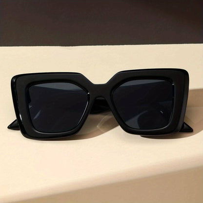 Sonnenbrille: Rechteckiger Rahmen, klassische Katzenaugen, lässig für Wanderungen und Angeln.