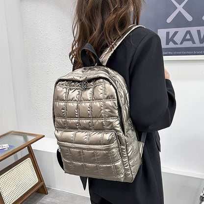 Stylischer Maxi-Rucksack für Damen - viel Platz, gepolstert.