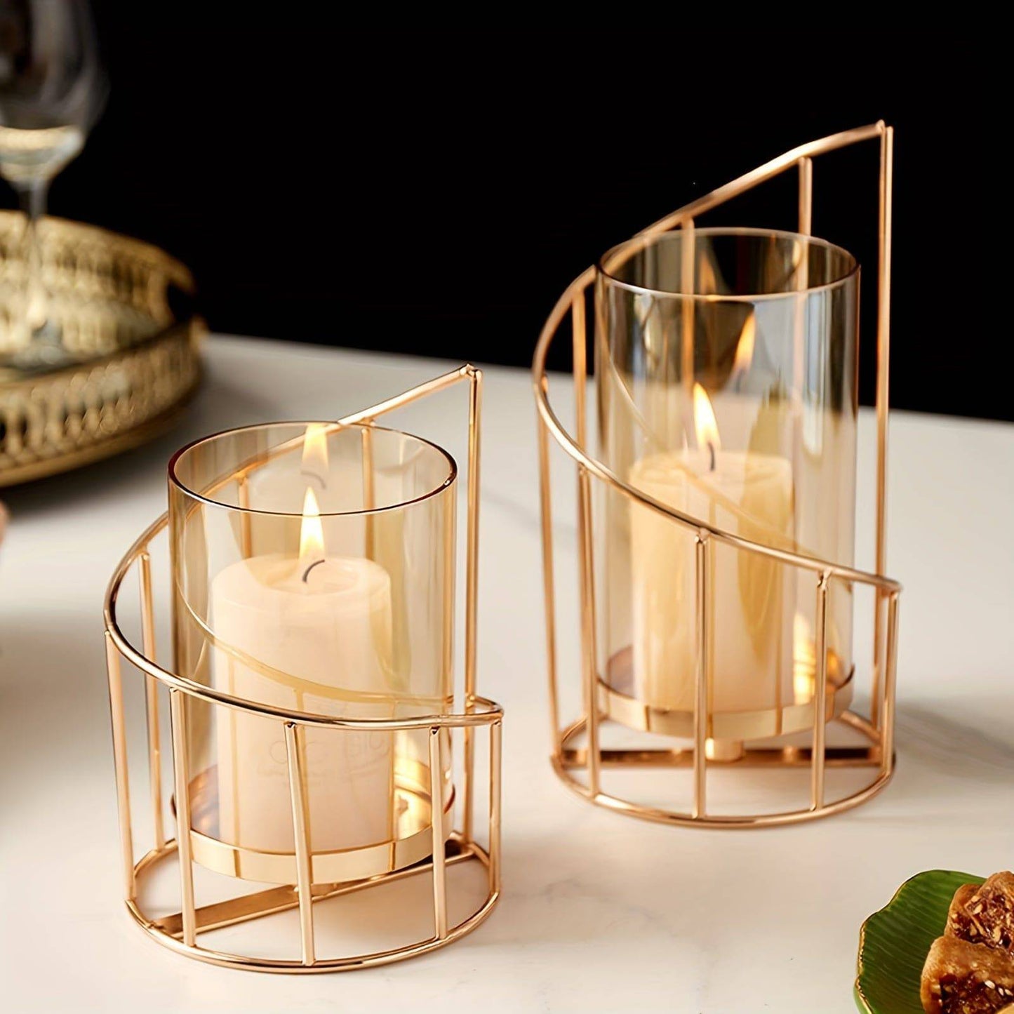 "Edler Metall-Kerzenhalter für stilvolle Tischdekoration"
