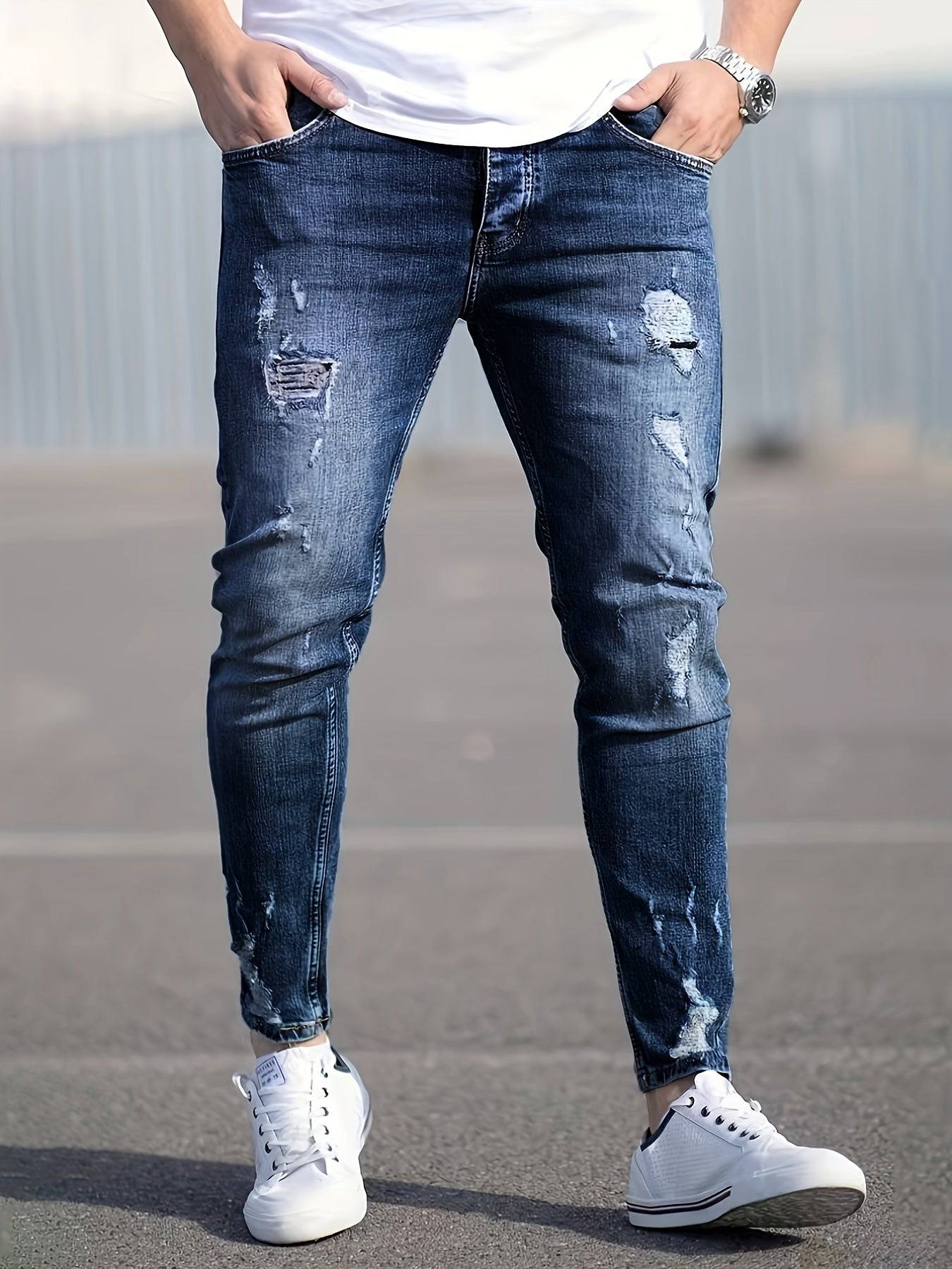 Street-Style Distressed Jeans - Zerrissen und schmal geschnitten.