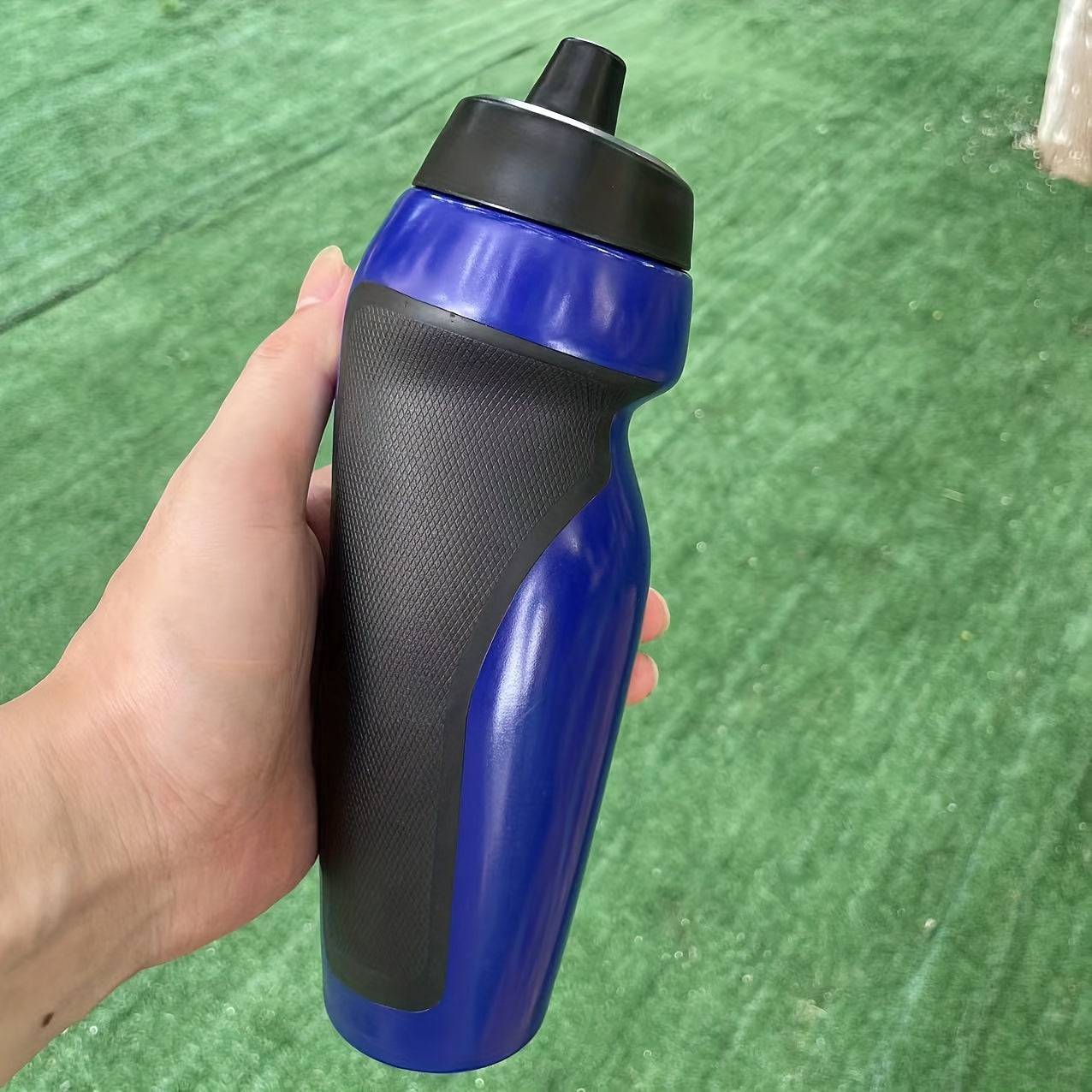 600ML (20OZ) Squeeze-Typ Outdoor-Sport-Wasserbecher